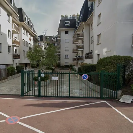 Cosy Flat With Balcony, 5mn Versailles Daire Viroflay