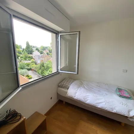 Cosy Flat With Balcony, 5mn Versailles *