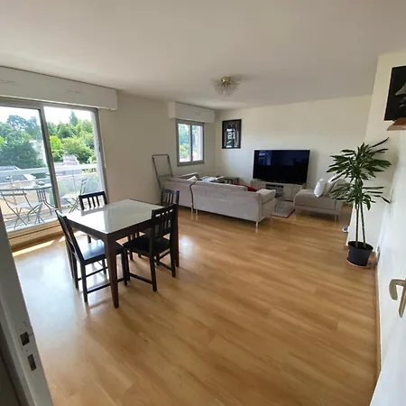 Cosy Flat With Balcony, 5mn Versailles *