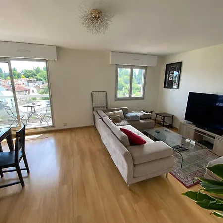 Cosy Flat With Balcony, 5mn Versailles Viroflay